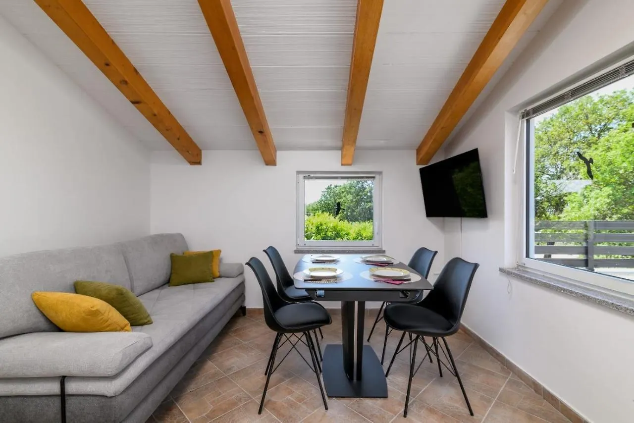Apartment In Medulin With Terrace, Air Conditioning, W-Lan, Washing Machine 5158-1 Croatia