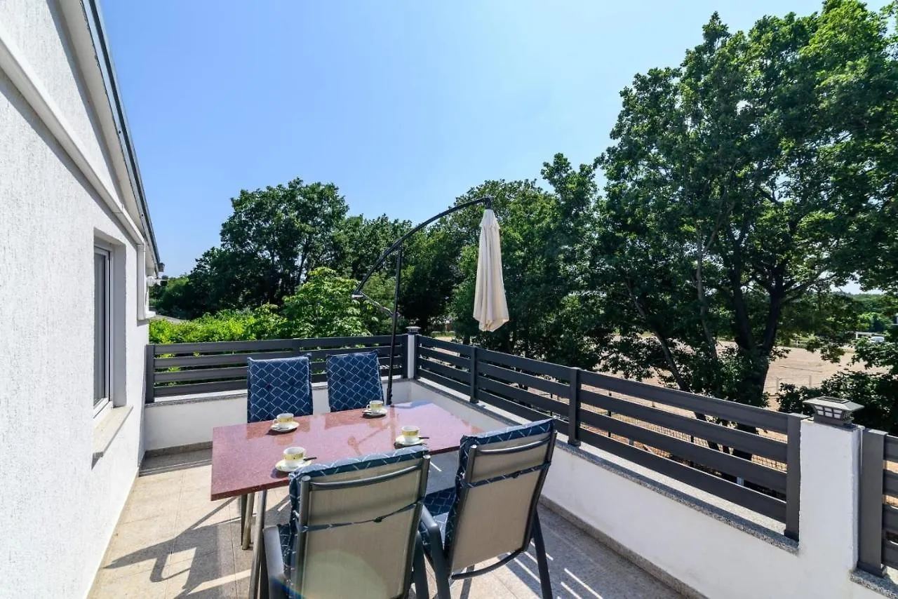 Apartment In Medulin With Terrace, Air Conditioning, W-Lan, Washing Machine 5158-1
