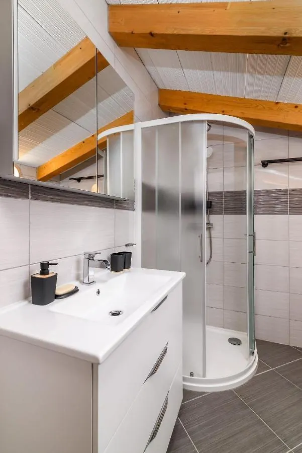 Apartment In Medulin With Terrace, Air Conditioning, W-Lan, Washing Machine 5158-1 Croatia