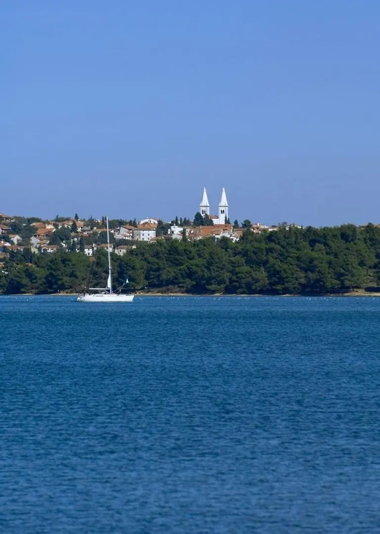 Apartment In Medulin With Terrace, Air Conditioning, W-Lan, Washing Machine 5158-1 Croatia