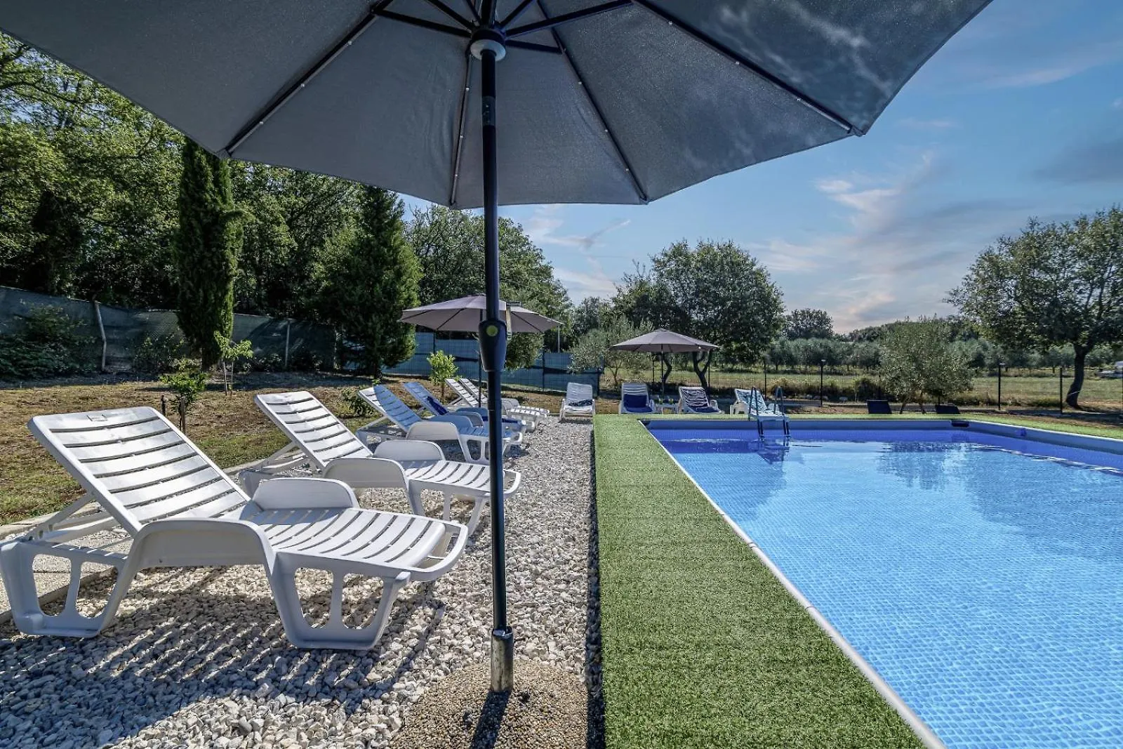 Apartment In Medulin With Terrace, Air Conditioning, W-Lan, Washing Machine 5158-1 0*,  Croatia